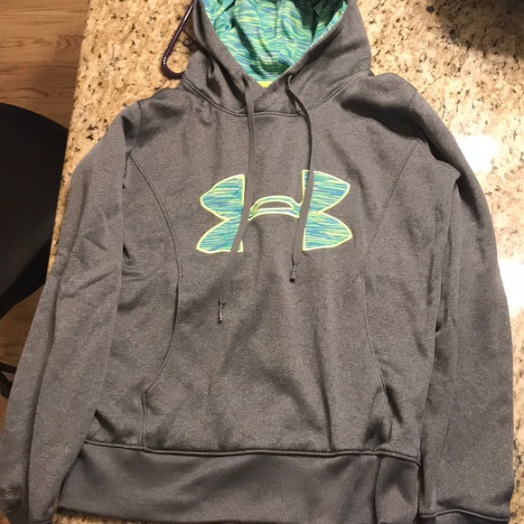 Sweatshirt - Picture 1 of 2